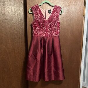 Elegant Burgundy Midi Dress